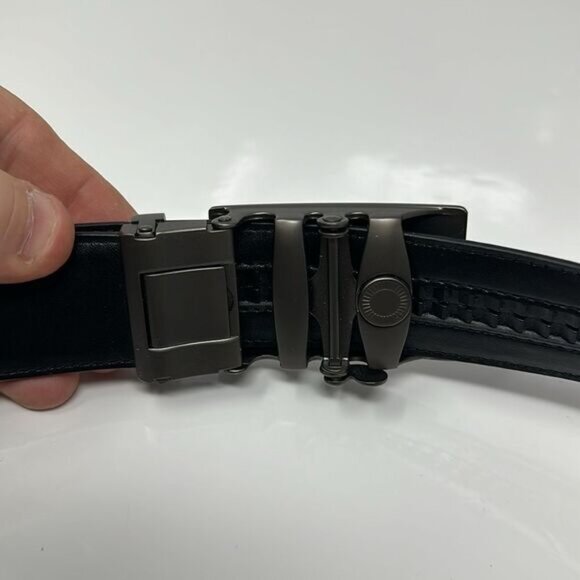 Like new Vincent D’Amerique leather belt with click belt buckle - Picture 3 of 5